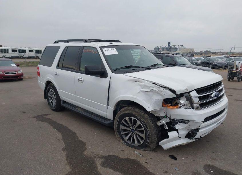 2016 Ford Expedition XLT (VIN 1FMJU1JT0GEF50332) main photo