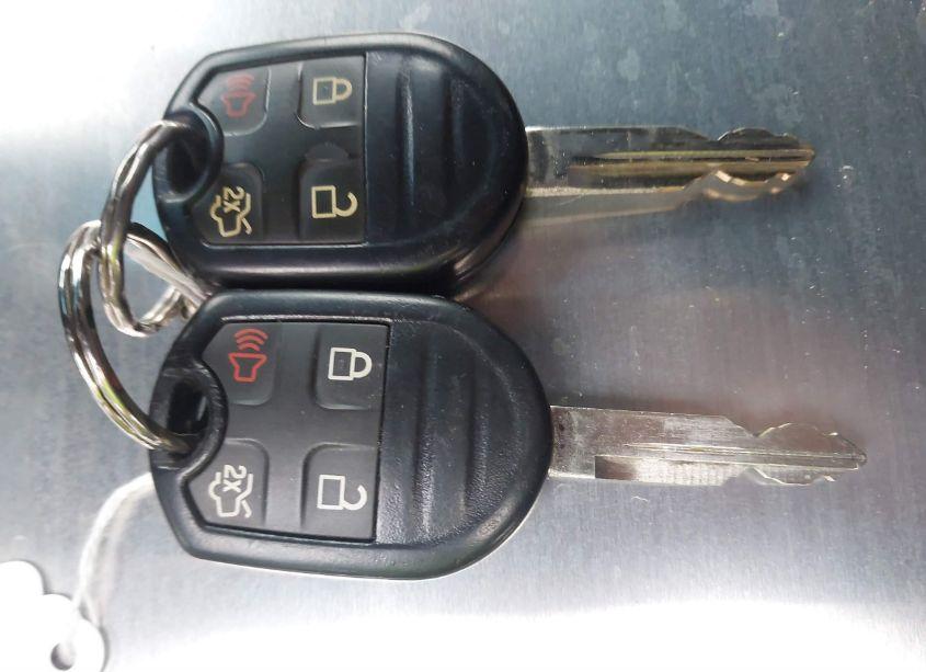 Photo 11 of 2016 Ford Expedition XLT (VIN 1FMJU1JT0GEF50332)