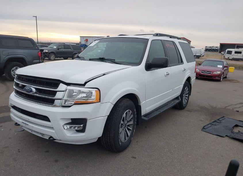 Photo 2 of 2016 Ford Expedition XLT (VIN 1FMJU1JT0GEF50332)