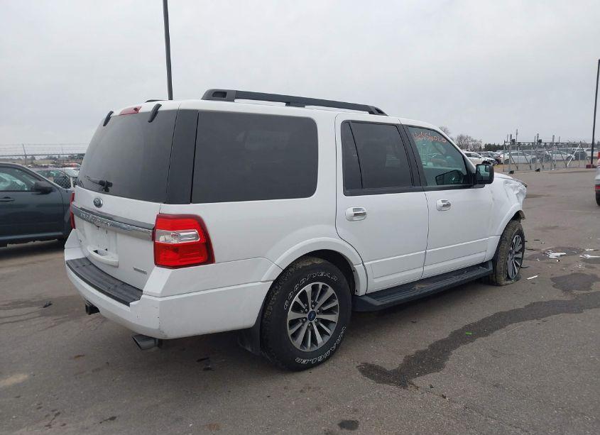 Photo 4 of 2016 Ford Expedition XLT (VIN 1FMJU1JT0GEF50332)