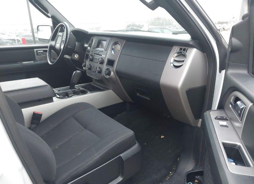 Photo 5 of 2016 Ford Expedition XLT (VIN 1FMJU1JT0GEF50332)