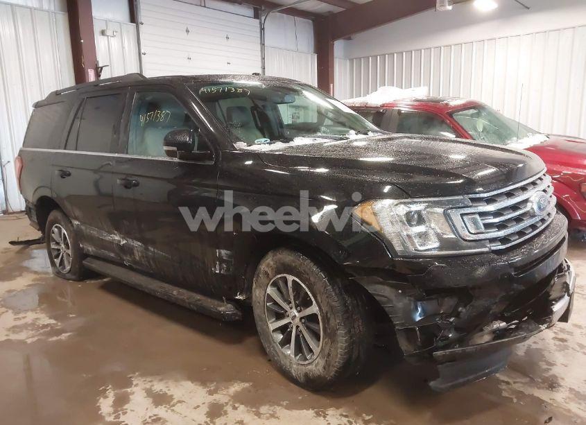 2018 Ford Expedition XLT (VIN 1FMJU1JT0JEA30011) main photo