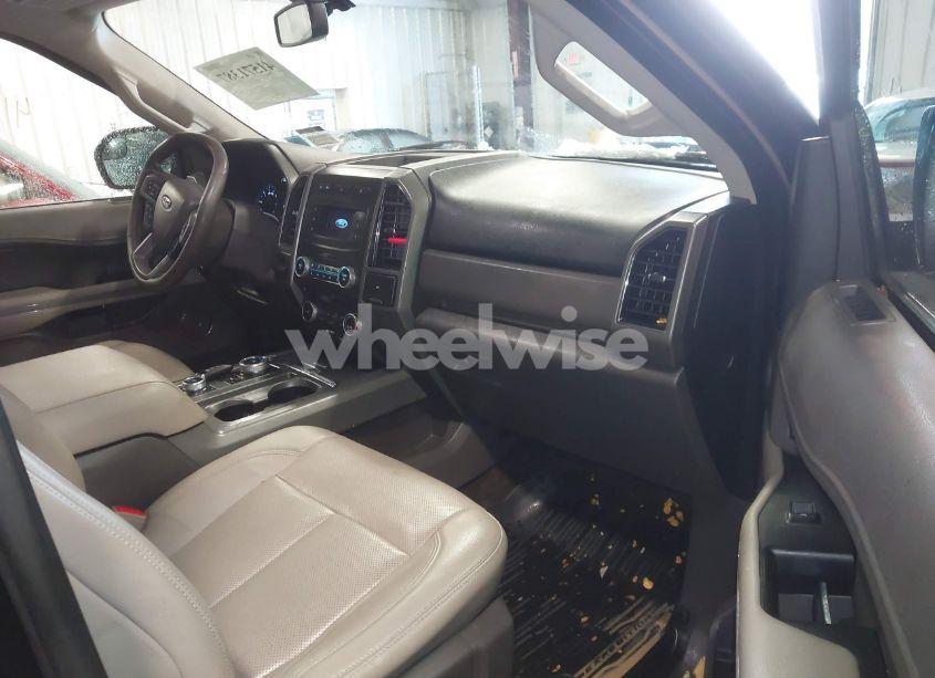 Photo 5 of 2018 Ford Expedition XLT (VIN 1FMJU1JT0JEA30011)