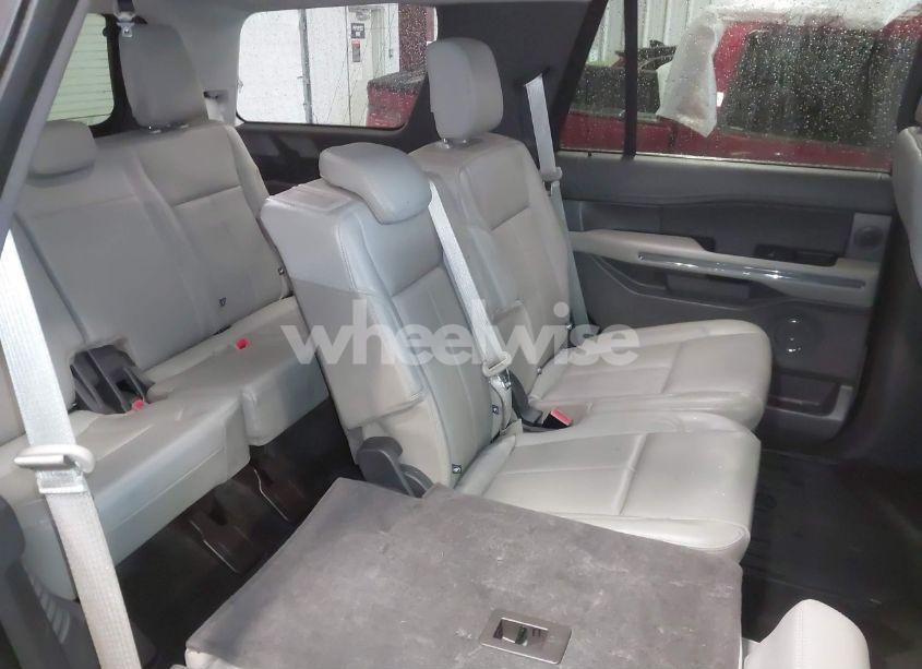 Photo 8 of 2018 Ford Expedition XLT (VIN 1FMJU1JT0JEA30011)