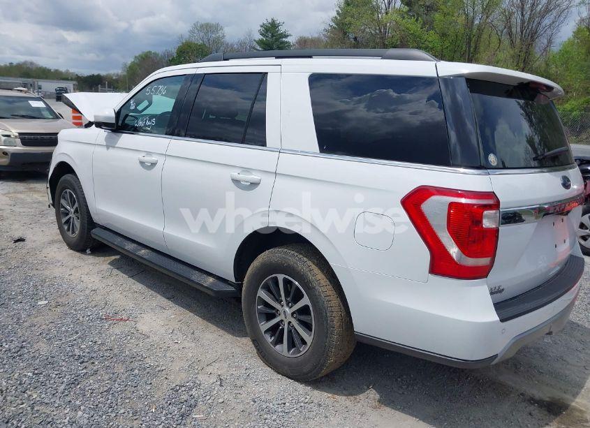 Photo 3 of 2019 Ford Expedition XLT (VIN 1FMJU1JT0KEA72504)