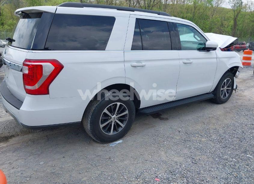 Photo 4 of 2019 Ford Expedition XLT (VIN 1FMJU1JT0KEA72504)