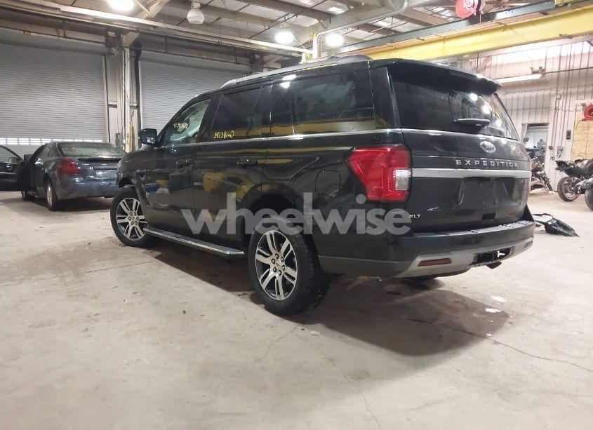 Photo 3 of 2022 Ford Expedition XLT (VIN 1FMJU1JT0NEA48370)