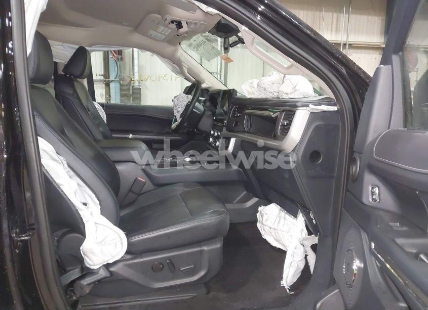 Photo 5 of 2022 Ford Expedition XLT (VIN 1FMJU1JT0NEA48370)