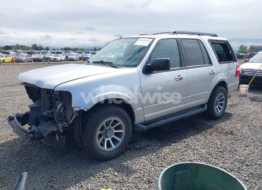 Photo 2 of 2017 Ford Expedition XLT (VIN 1FMJU1JT1HEA52786)