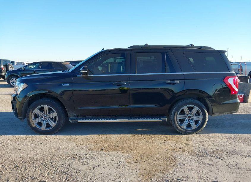 Photo 14 of 2018 Ford Expedition XLT (VIN 1FMJU1JT1JEA63793)