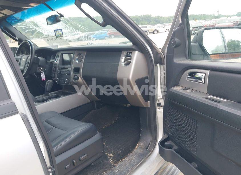 Photo 5 of 2017 Ford Expedition XLT (VIN 1FMJU1JT2HEA58564)