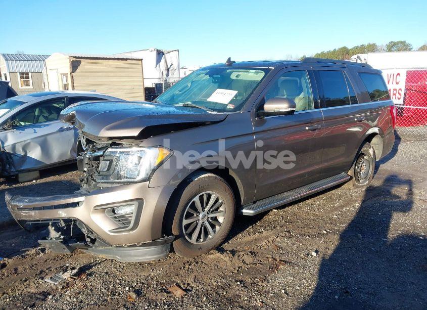 Photo 2 of 2018 Ford Expedition XLT (VIN 1FMJU1JT2JEA29961)