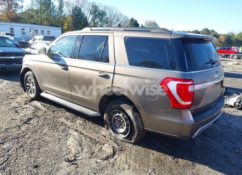 Photo 3 of 2018 Ford Expedition XLT (VIN 1FMJU1JT2JEA29961)