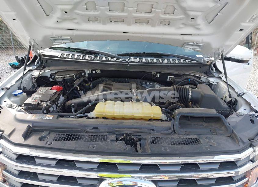 Photo 10 of 2019 Ford Expedition XLT (VIN 1FMJU1JT2KEA29766)