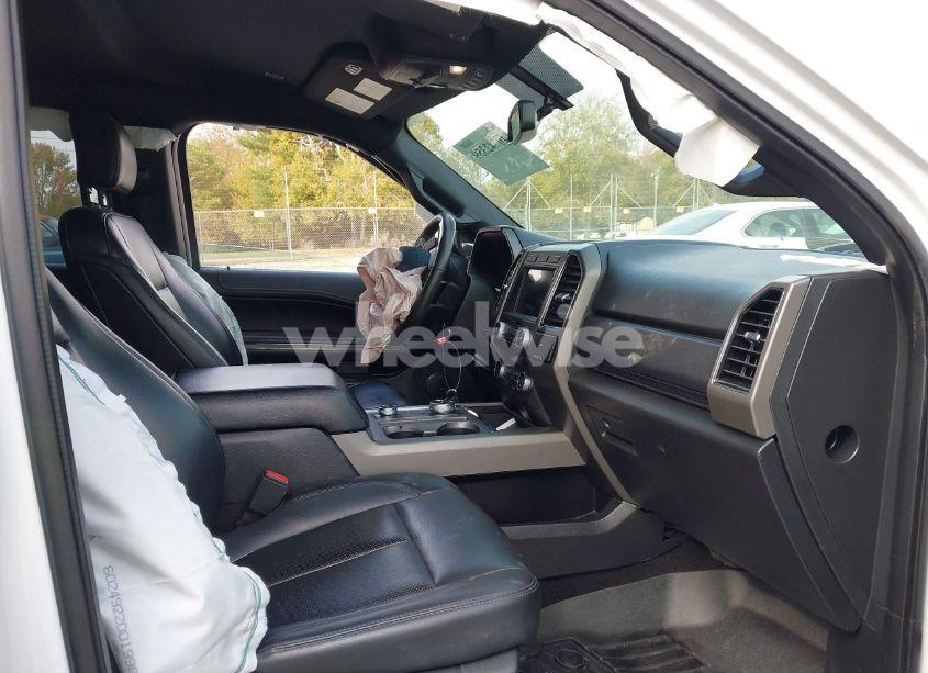 Photo 5 of 2019 Ford Expedition XLT (VIN 1FMJU1JT2KEA29766)