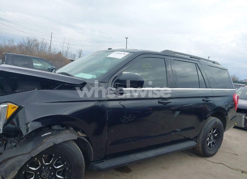 Photo 14 of 2019 Ford Expedition XLT (VIN 1FMJU1JT2KEA53534)