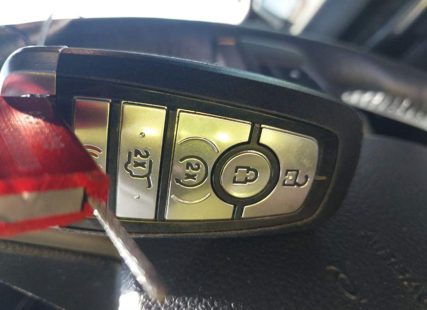 Photo 11 of 2019 Ford Expedition XLT (VIN 1FMJU1JT2KEA69233)