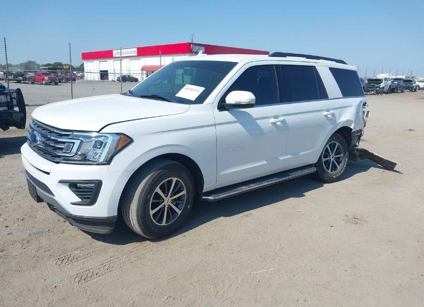 Photo 2 of 2019 Ford Expedition XLT (VIN 1FMJU1JT2KEA69233)
