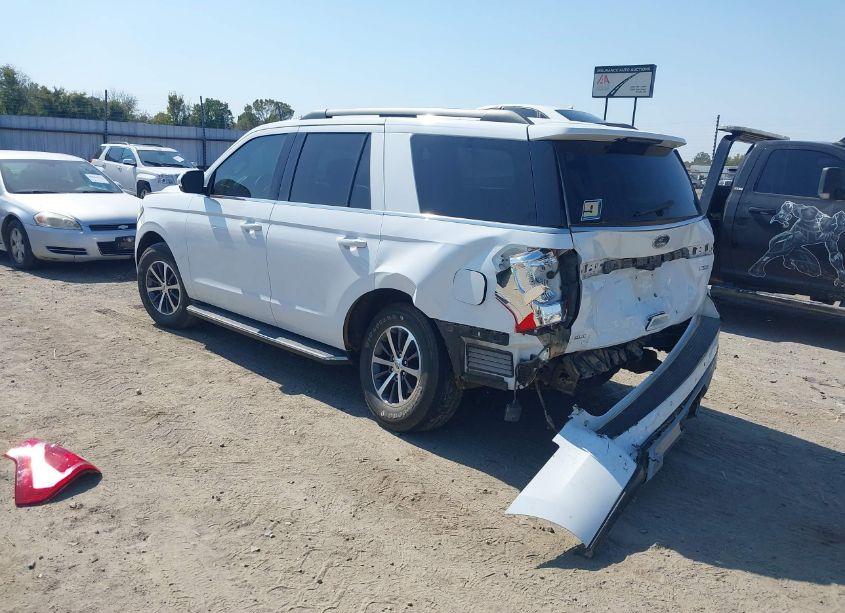 Photo 3 of 2019 Ford Expedition XLT (VIN 1FMJU1JT2KEA69233)