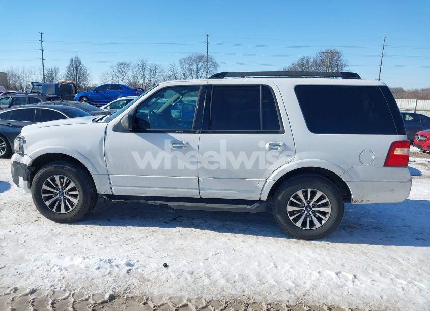 Photo 14 of 2016 Ford Expedition XLT (VIN 1FMJU1JT3GEF38935)
