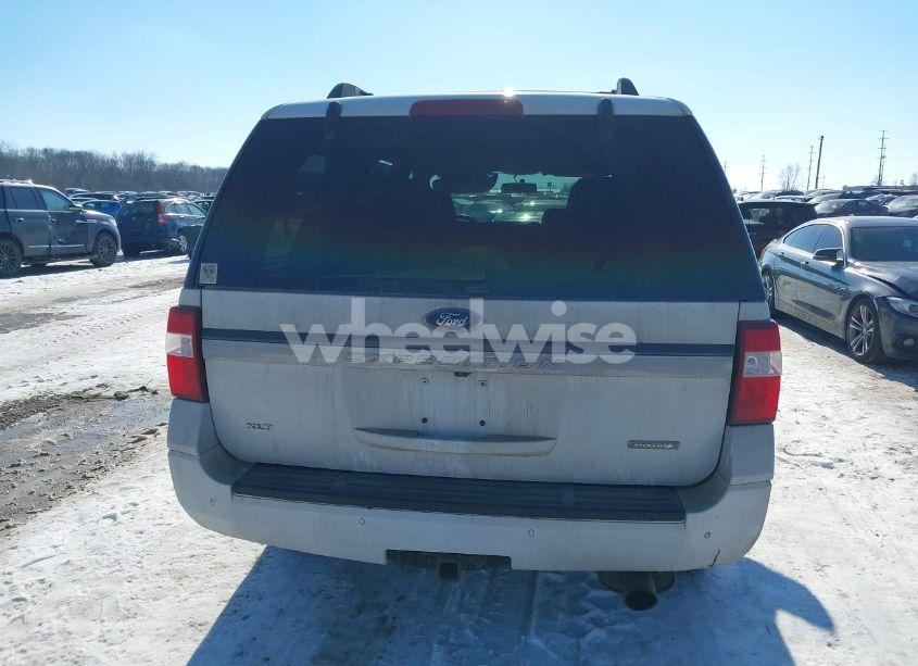 Photo 16 of 2016 Ford Expedition XLT (VIN 1FMJU1JT3GEF38935)