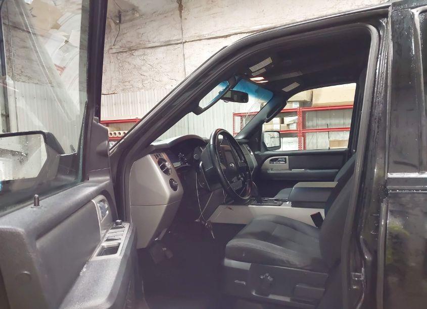 Photo 5 of 2017 Ford Expedition XLT (VIN 1FMJU1JT3HEA52790)