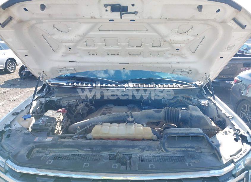 Photo 10 of 2018 Ford Expedition XLT (VIN 1FMJU1JT3JEA15535)