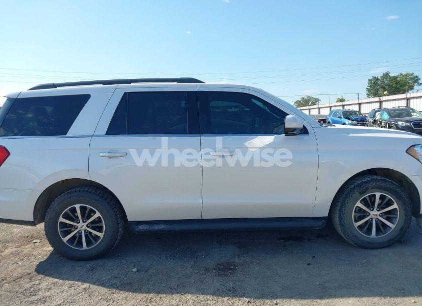 Photo 13 of 2018 Ford Expedition XLT (VIN 1FMJU1JT3JEA15535)