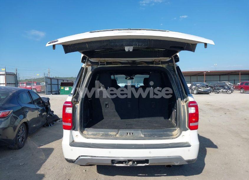 Photo 16 of 2018 Ford Expedition XLT (VIN 1FMJU1JT3JEA15535)