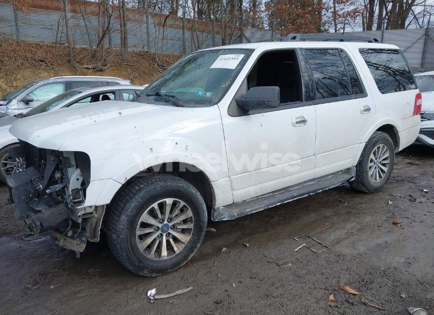 Photo 2 of 2017 Ford Expedition XLT (VIN 1FMJU1JT4HEA31284)