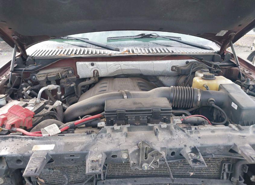 Photo 10 of 2015 Ford Expedition XLT (VIN 1FMJU1JT5FEF00248)