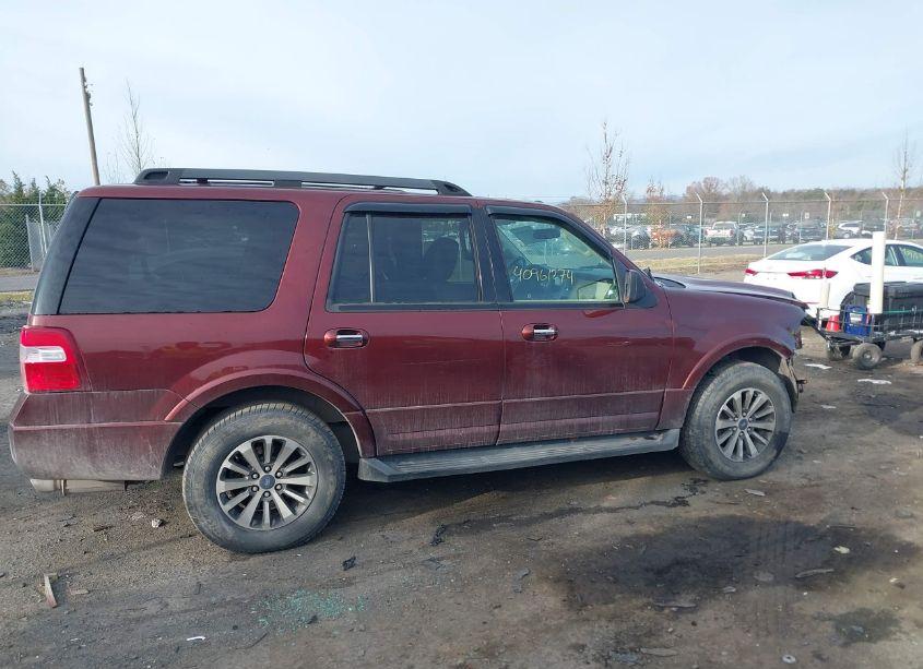 Photo 13 of 2015 Ford Expedition XLT (VIN 1FMJU1JT5FEF00248)
