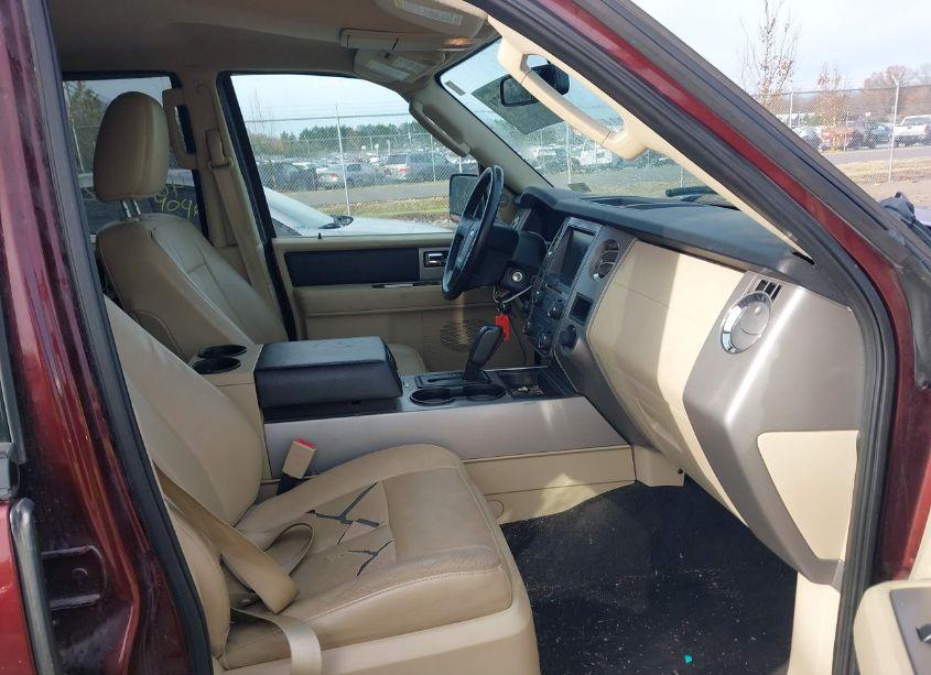 Photo 5 of 2015 Ford Expedition XLT (VIN 1FMJU1JT5FEF00248)