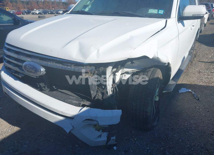 Photo 6 of 2018 Ford Expedition XLT (VIN 1FMJU1JT5JEA00437)