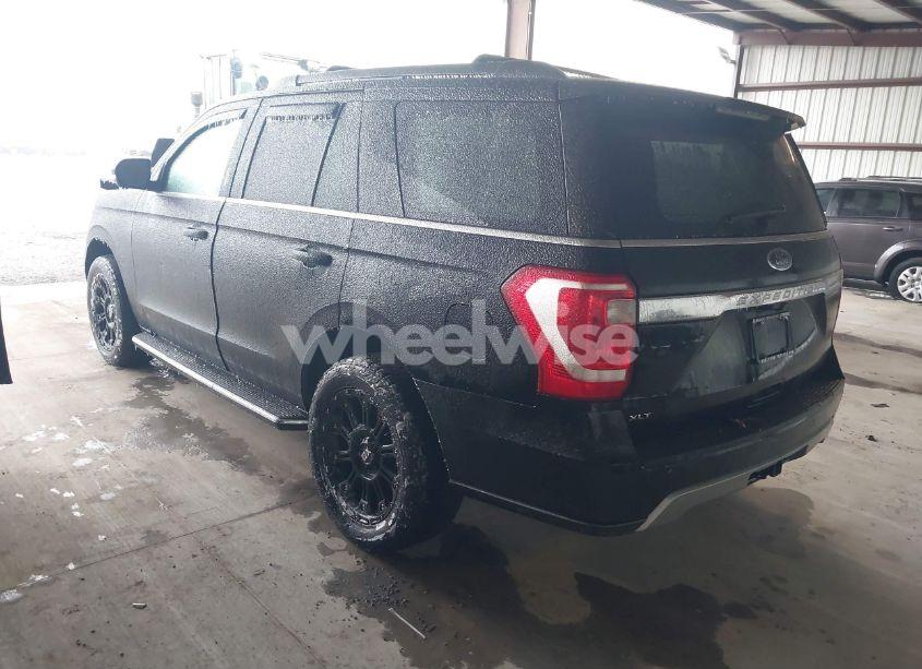 Photo 3 of 2019 Ford Expedition XLT (VIN 1FMJU1JT5KEA01234)