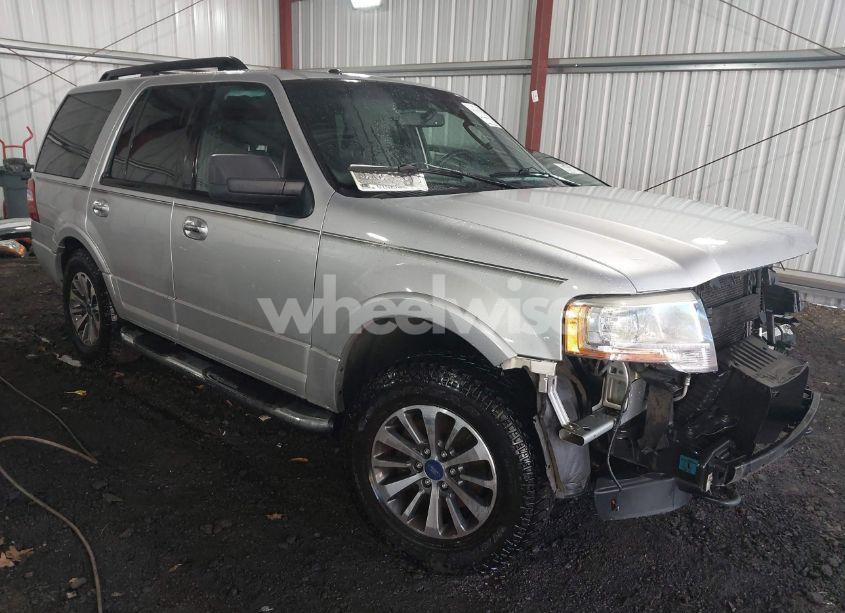 2015 Ford Expedition XLT (VIN 1FMJU1JT6FEF03112) main photo
