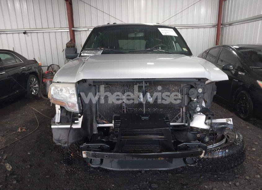 Photo 13 of 2015 Ford Expedition XLT (VIN 1FMJU1JT6FEF03112)