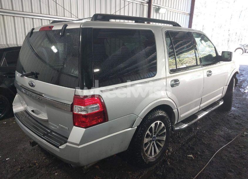 Photo 4 of 2015 Ford Expedition XLT (VIN 1FMJU1JT6FEF03112)