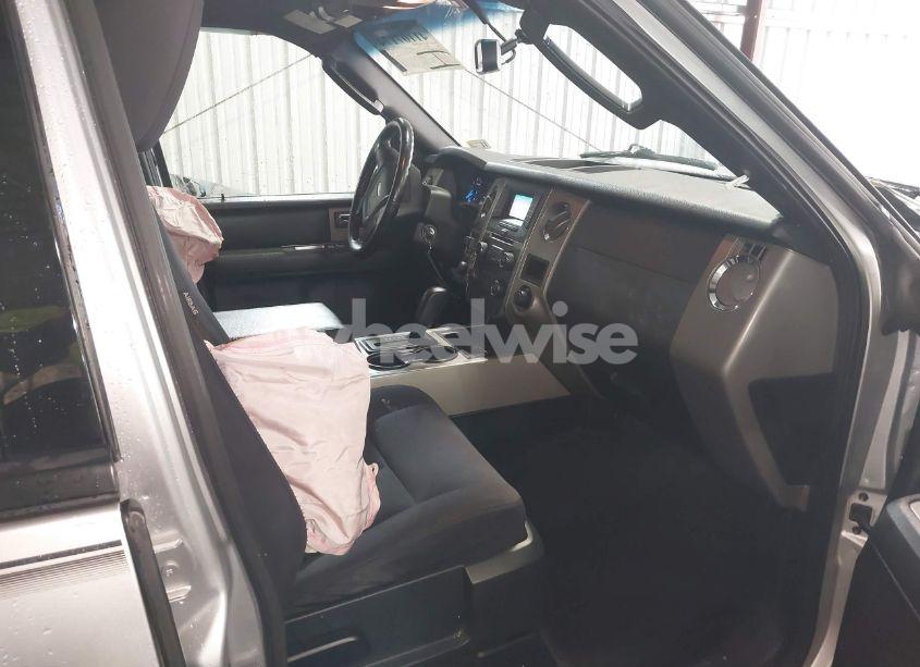 Photo 5 of 2015 Ford Expedition XLT (VIN 1FMJU1JT6FEF03112)