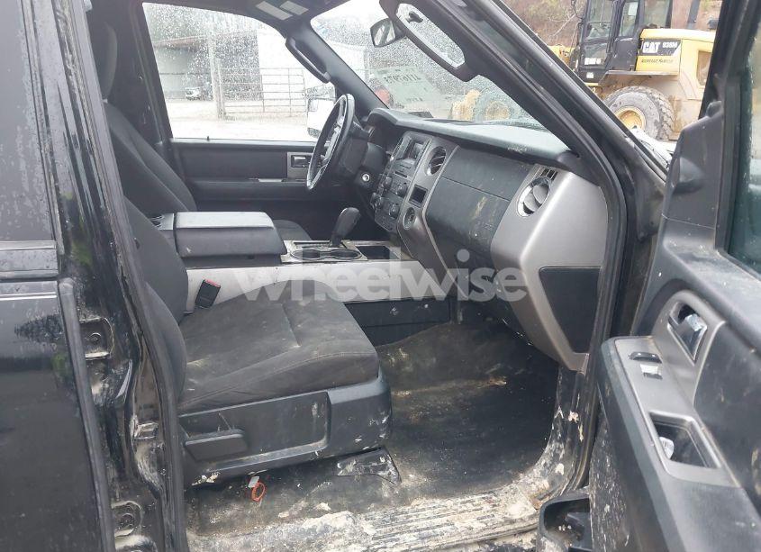 Photo 5 of 2017 Ford Expedition XLT (VIN 1FMJU1JT6HEA27916)