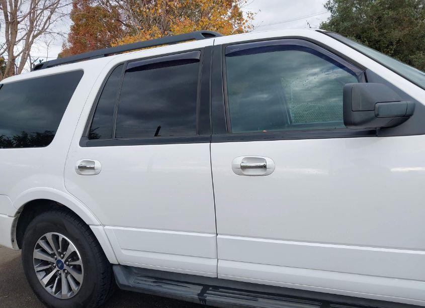 Photo 14 of 2015 Ford Expedition XLT (VIN 1FMJU1JT7FEF04771)