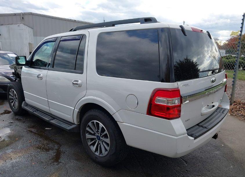 Photo 3 of 2015 Ford Expedition XLT (VIN 1FMJU1JT7FEF04771)