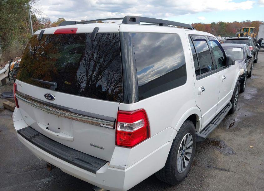 Photo 4 of 2015 Ford Expedition XLT (VIN 1FMJU1JT7FEF04771)