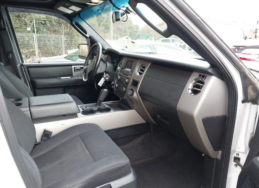 Photo 5 of 2015 Ford Expedition XLT (VIN 1FMJU1JT7FEF04771)