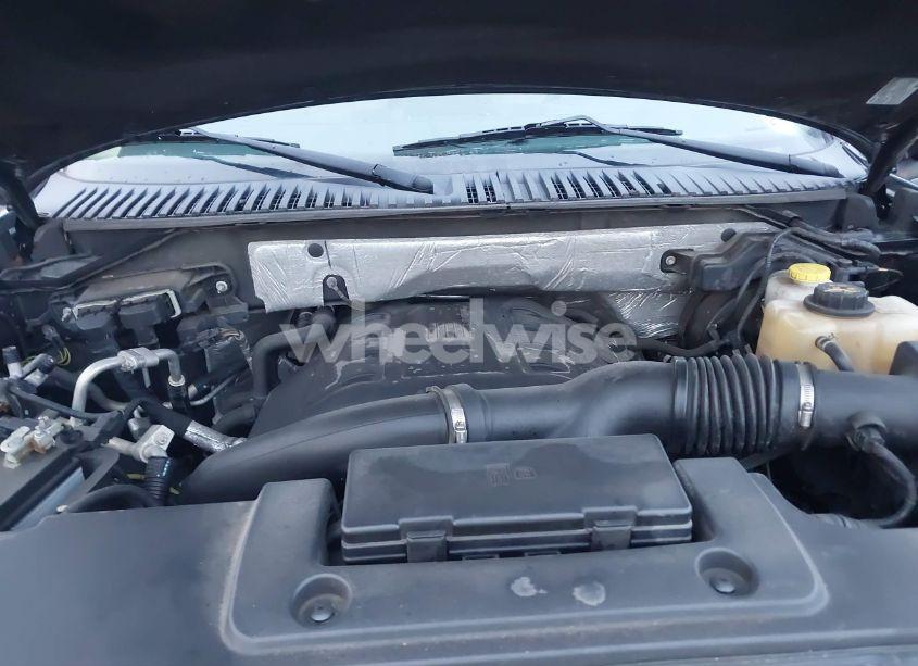 Photo 10 of 2016 Ford Expedition XLT (VIN 1FMJU1JT7GEF51901)