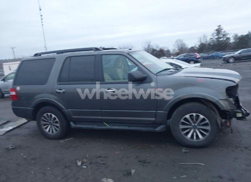 Photo 13 of 2016 Ford Expedition XLT (VIN 1FMJU1JT7GEF51901)