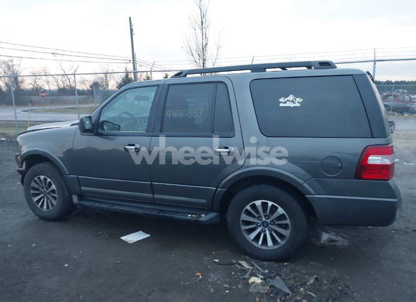 Photo 14 of 2016 Ford Expedition XLT (VIN 1FMJU1JT7GEF51901)