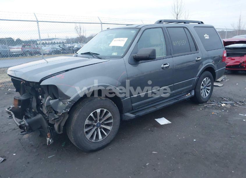 Photo 2 of 2016 Ford Expedition XLT (VIN 1FMJU1JT7GEF51901)