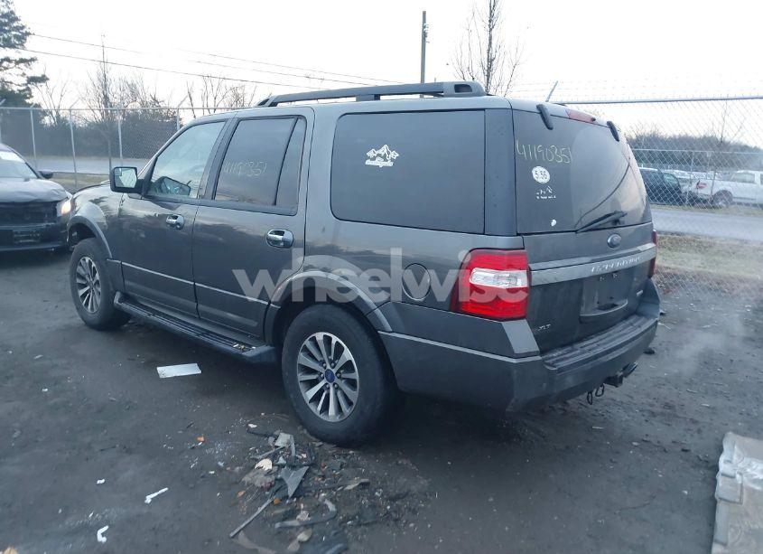 Photo 3 of 2016 Ford Expedition XLT (VIN 1FMJU1JT7GEF51901)