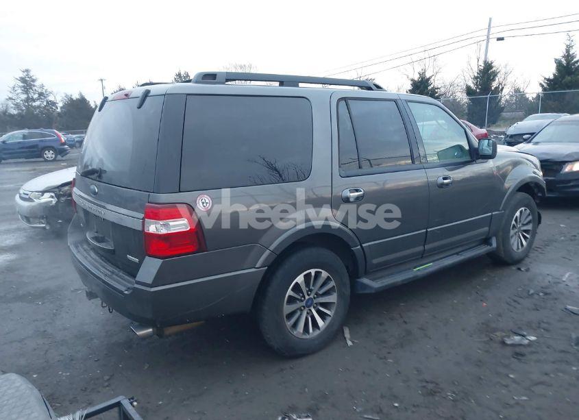 Photo 4 of 2016 Ford Expedition XLT (VIN 1FMJU1JT7GEF51901)